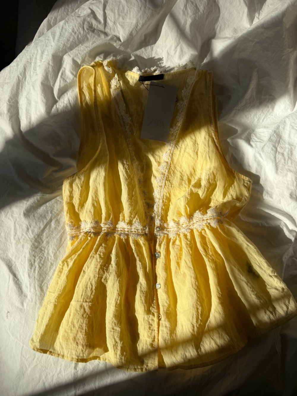 NWT Zara Sleeveless Button-Front Lace Trim Top